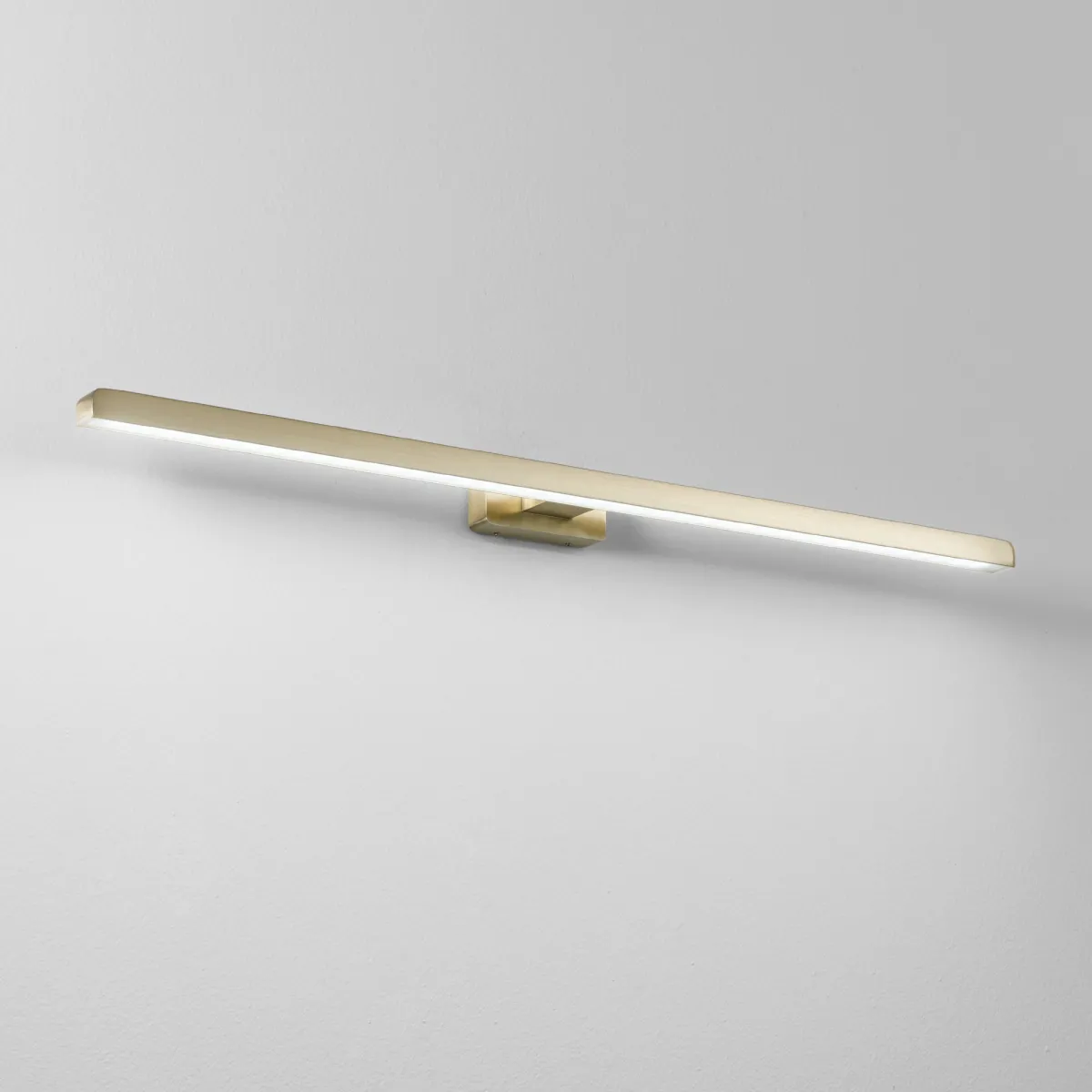 APPLIQUE LED LANCER ORO FISSAGGIO PARETE/SPECCHIO 13W 1000LM 4000K IP54 75x9x4CM